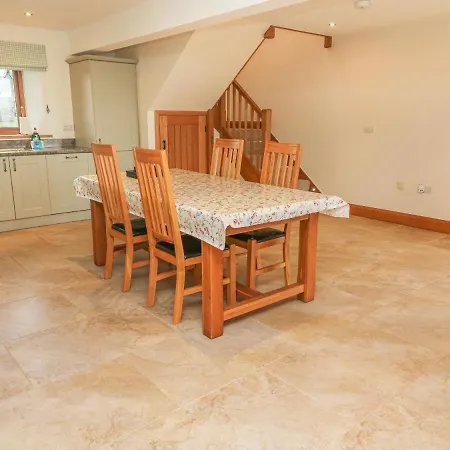 Апартаменты Cowslip Cottage, Carnforth *