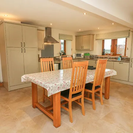 Cowslip Cottage, Carnforth Апартаменты *