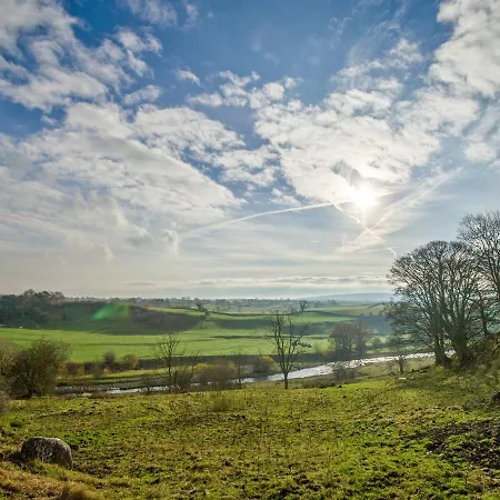 Cowslip Cottage, Carnforth Инглтон