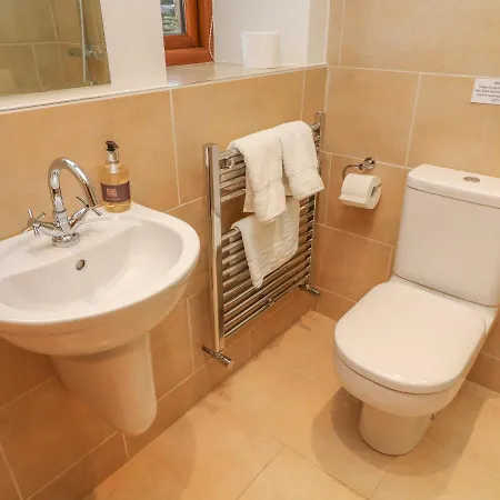Cowslip Cottage, Carnforth * Инглтон